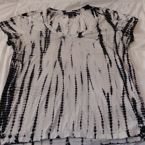 Tops - Rock & Republic Tee L